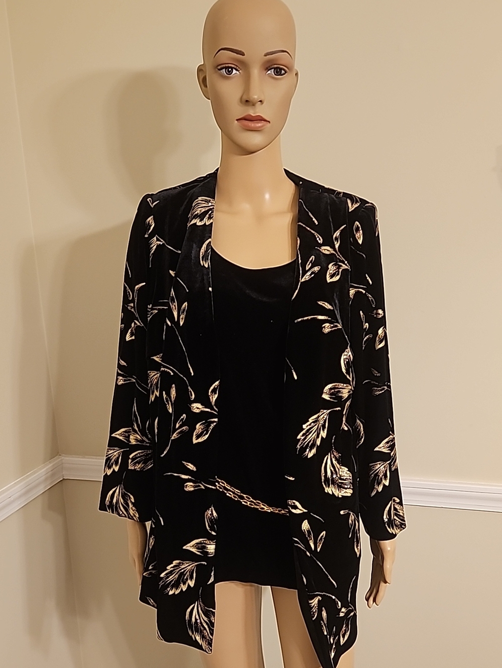 Liz Baker Black Velvet Floral Open-Front Blazer